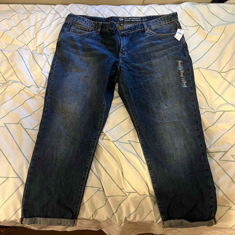 Gap sexy boyfriend cropped jeans, NWT
